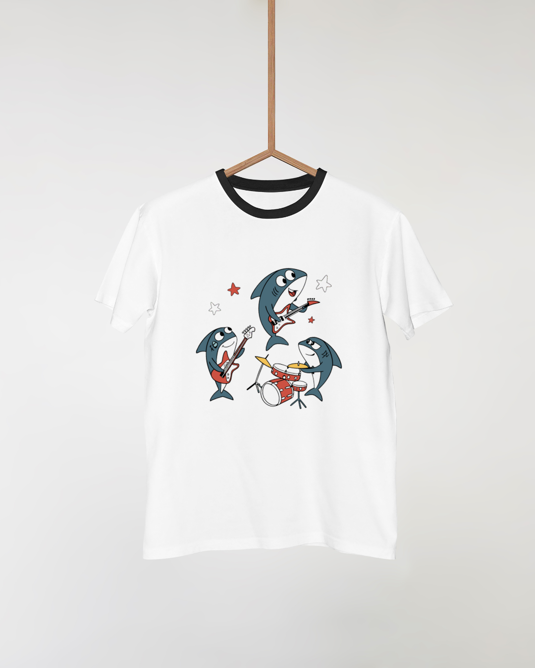 T-shirt graphique fun avec des requins rockeurs cartoon jouant de la musique maritime
