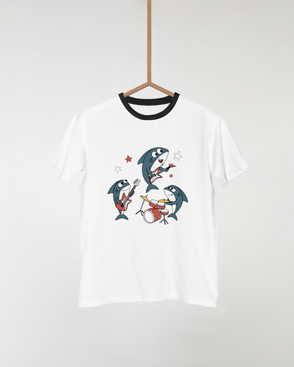 T-shirt graphique fun avec des requins rockeurs cartoon jouant de la musique maritime