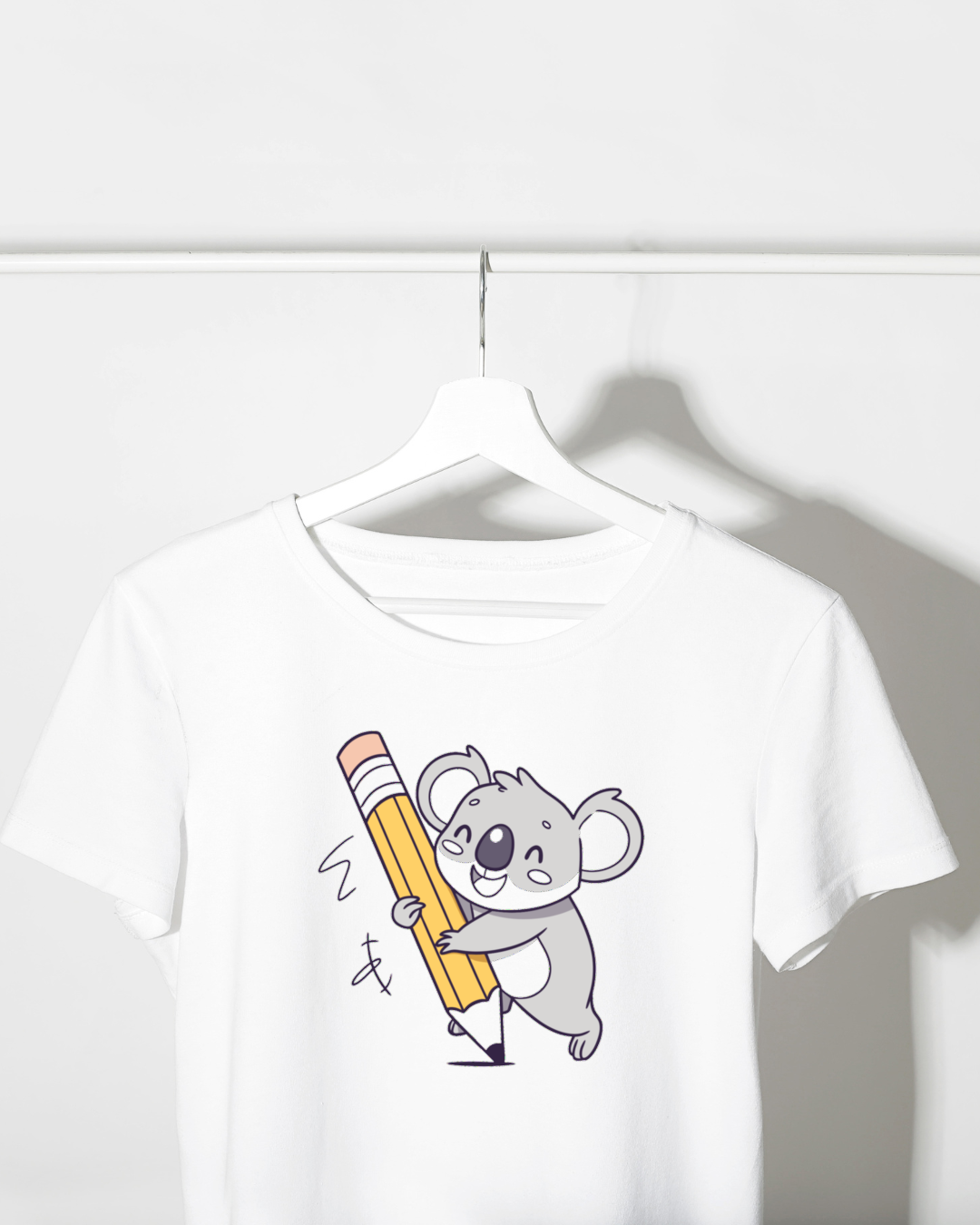 T-shirt amusant avec un koala et un crayon pour une touche éducative et créative