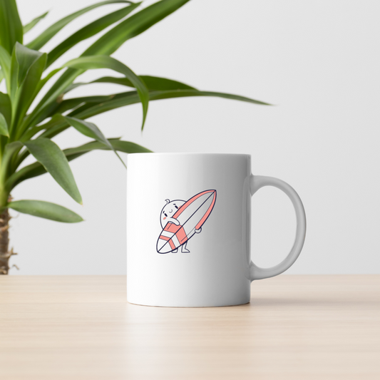 Mug minimaliste avec un petit fantôme surfeur, parfait pour un thème estival