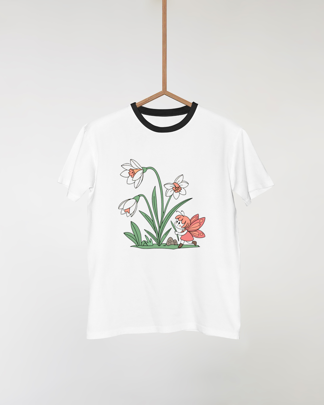 T-shirt kawaii avec fée espiègle et jonquilles dans un décor printanier joyeux