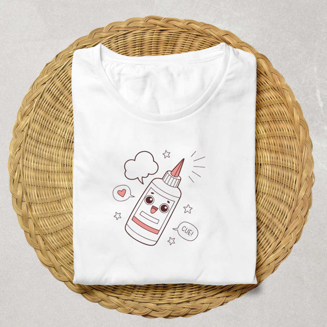 T-shirt style doodle avec icône kawaii représentant une colle souriante