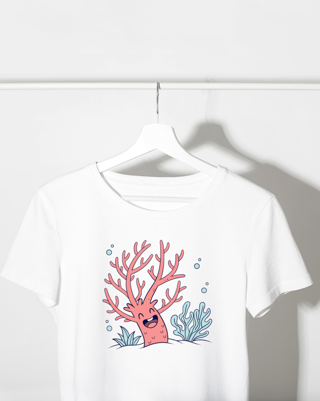 T-shirt avec motif marin corail joyeux cartoon élégant et amusant