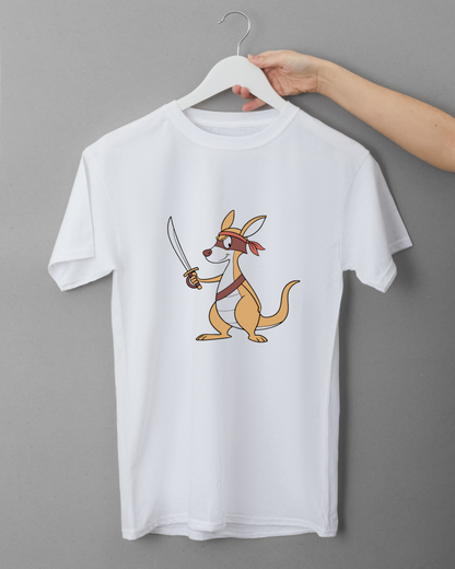 Un t-shirt avec un kangourou guerrier cartoon pour une aventure animale captivante