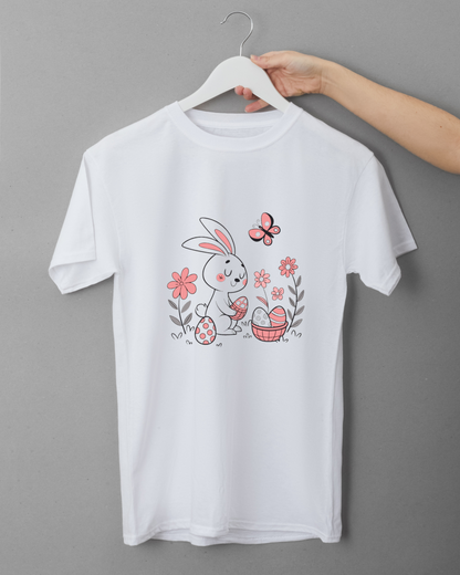 T-shirt avec lapin rêveur pastel et œufs de Pâques pour un style printanier tendre
