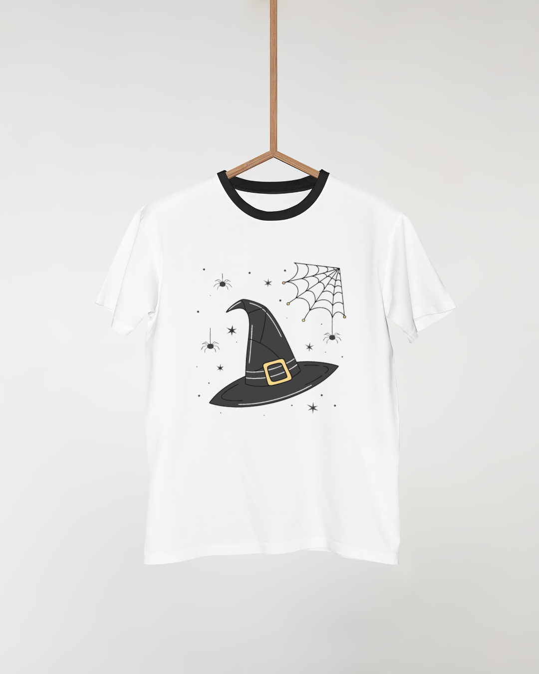 T-shirt avec doodle Halloween chapeau de sorcière et toile d'araignée