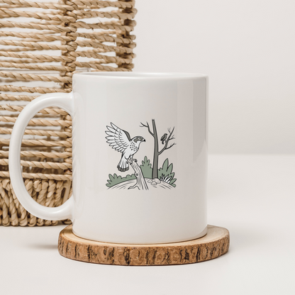 Mug avec faucon stylisé nature sur fond épuré, design élégant et moderne
