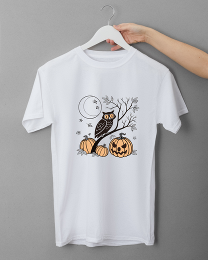 T-shirt mystérieux avec hibou curieux perché sur une citrouille pour Halloween