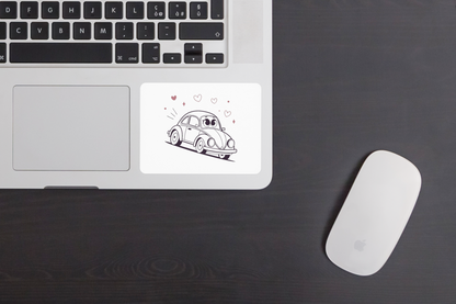 Sticker coloré avec coccinelle joyeuse graphique, idéal pour personnalisation bus ou vélo