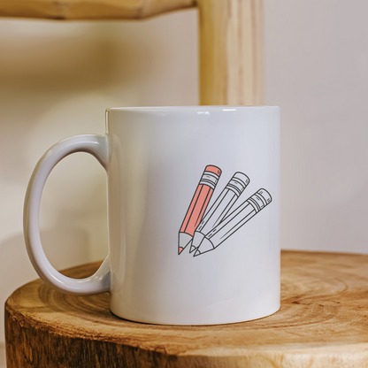 Mug décoré de crayons multicolores amusants dans un style vectoriel vibrant