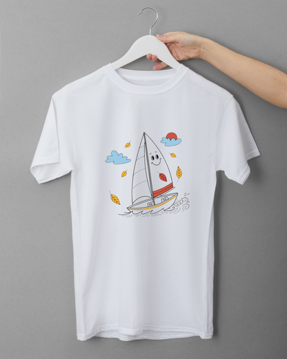 T-shirt avec un voilier coloré évoquant la chaleur automnale et la joie