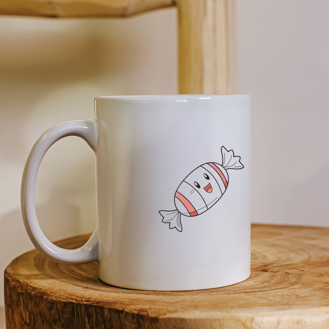 Mug festif avec un motif kawaii de bonbon souriant, ambiance joyeuse et colorée