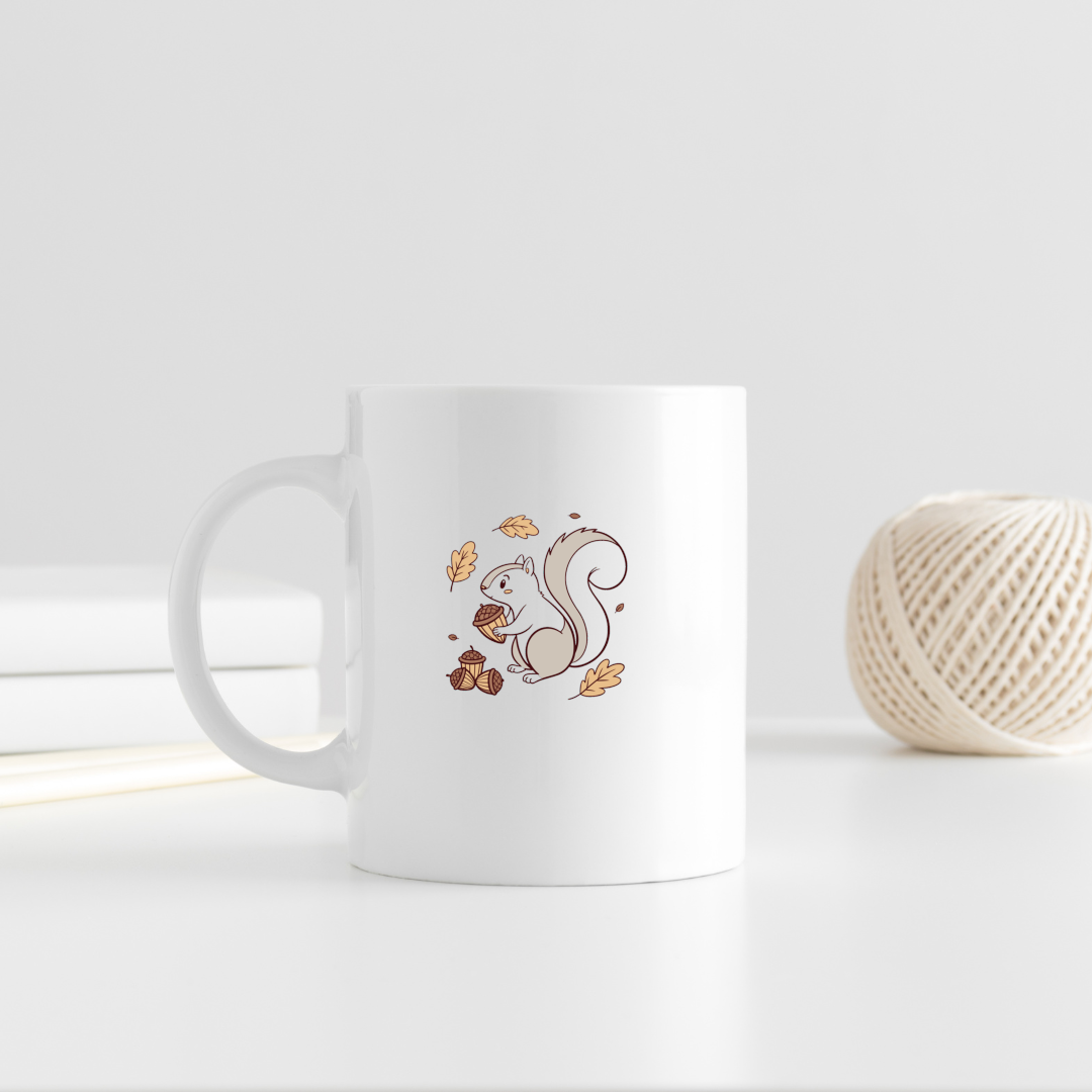 Mug avec écureuil gourmand aux nuances pastel pour un look automnal chaleureux