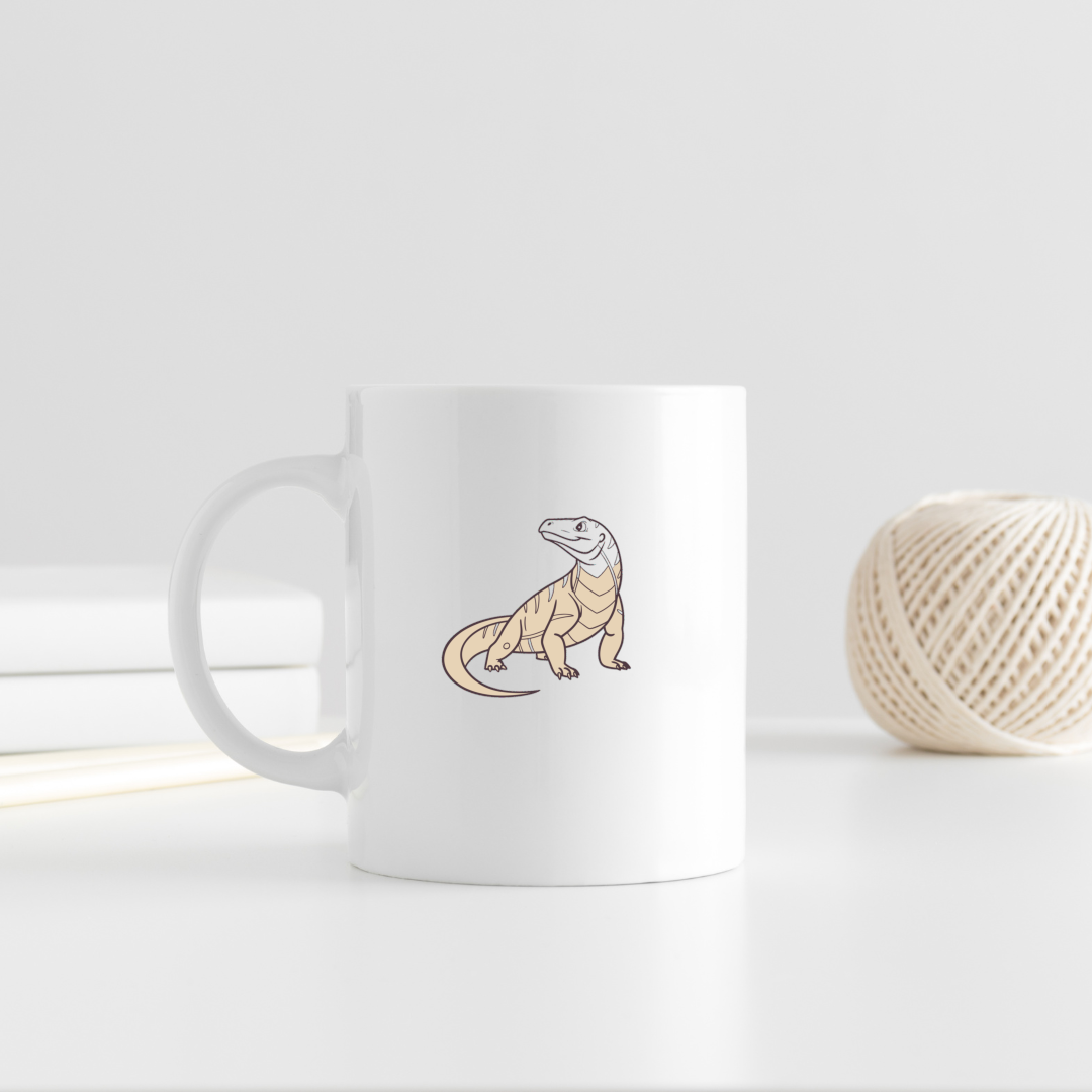 Mug avec illustration kawaii de varan aventureux dans une jungle verdoyante