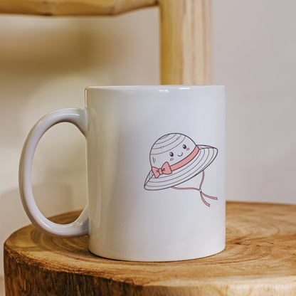 Mug estival avec chapeau coloré et décoratif pour ambiance joyeuse et charmante