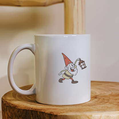 Mug en céramique avec gnome éclaireur et lanterne en style minimaliste jardin