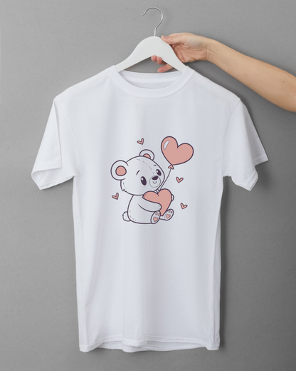 Visuel Teddy-Love sur t-shirt, mode unique et aimante.