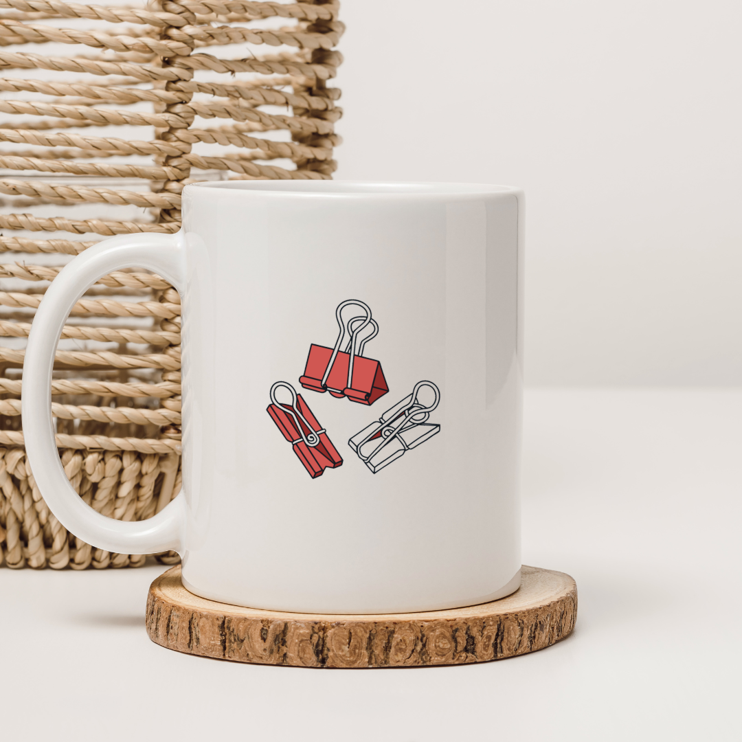 Mug avec design créatif d'icônes de pinces à dessin style Doodle coloré