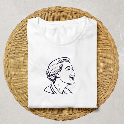 Un t-shirt avec une femme riant en style rétro vectoriel apportant des émotions