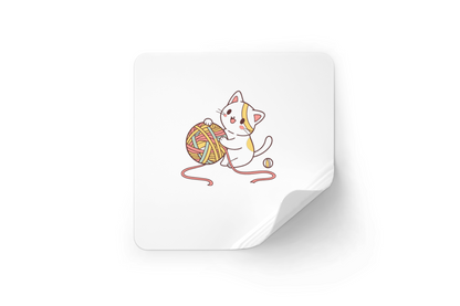 Sticker décoré d'un chat joueur avec pelote, style pastel et thème félin ludique