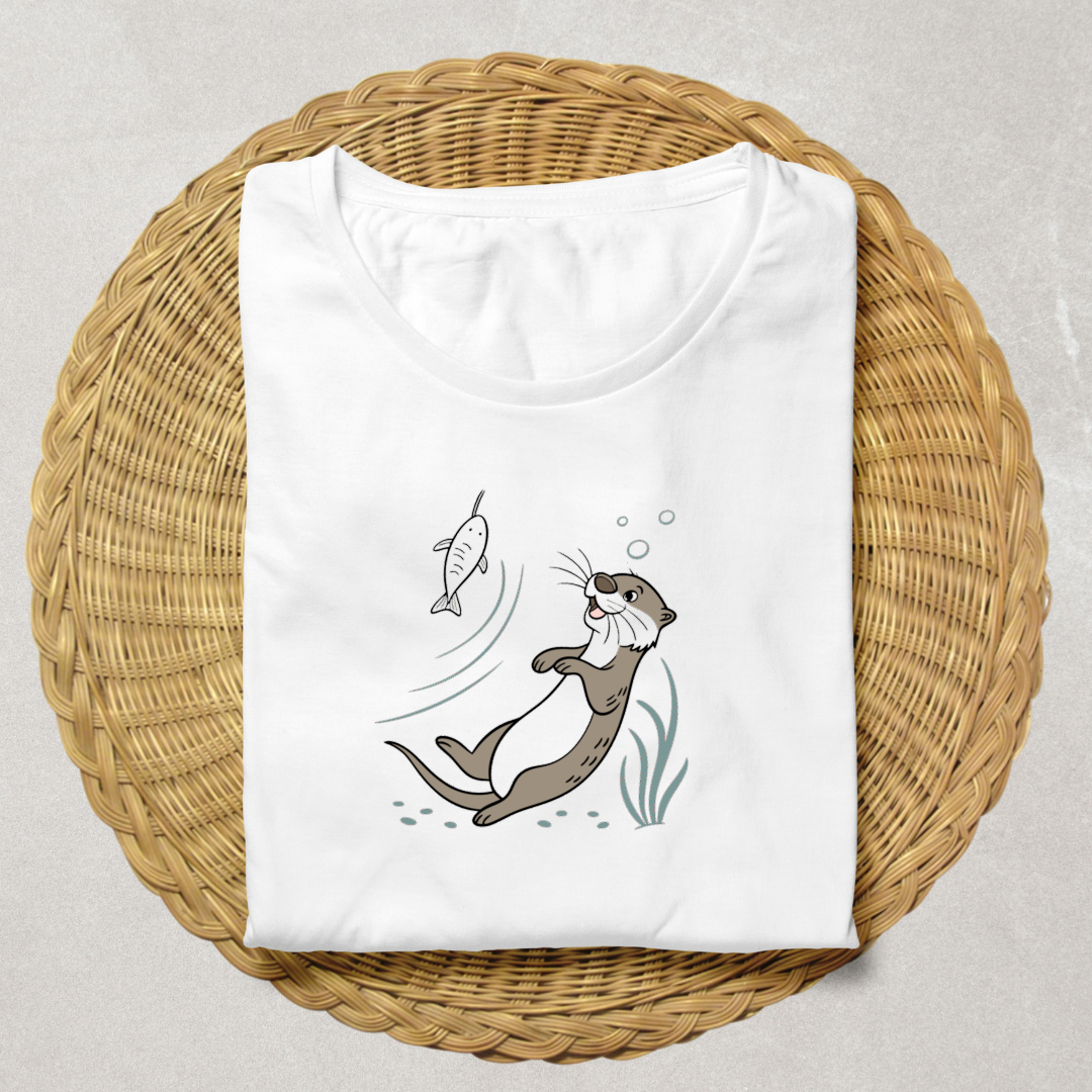 T-shirt coloré avec doodle de loutre joyeuse jouant dans un style marin ludique