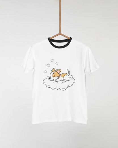 T-shirt avec motif pastel d’un chiot endormi sur un nuage ambiance tendre