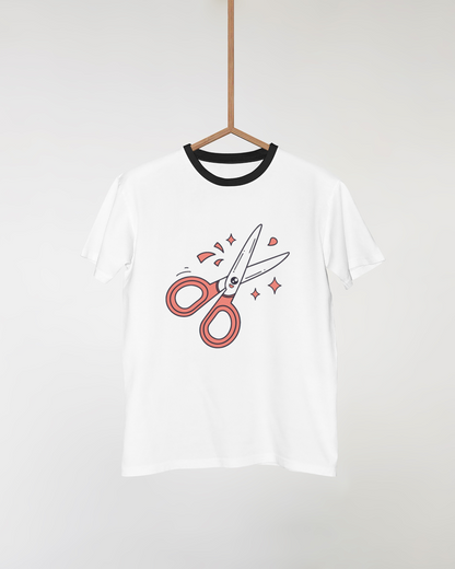 T-shirt avec doodle de ciseaux joyeux, style ludique et coloré pour école