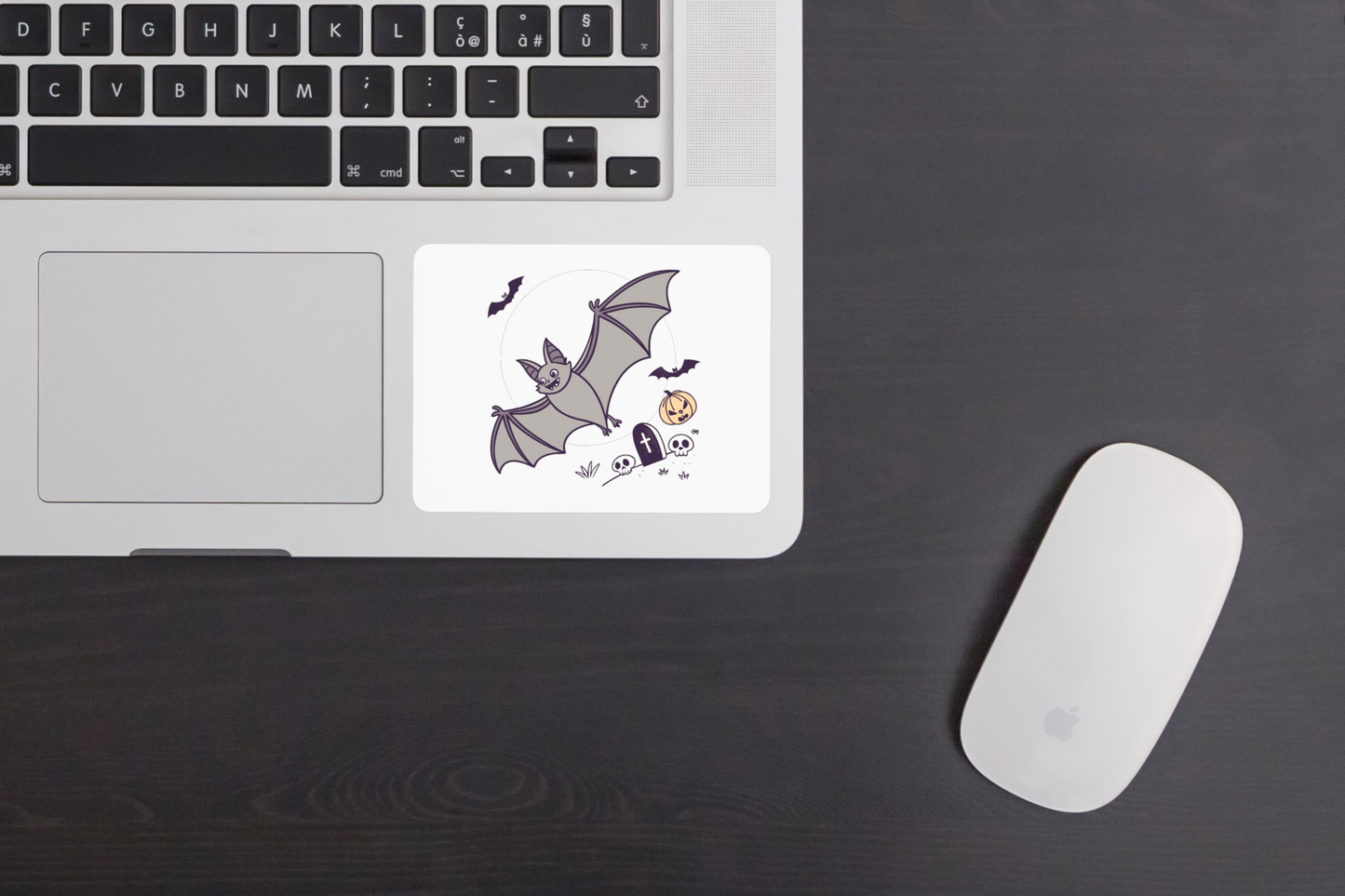 Sticker sur fond transparent featuring une chauve-souris espiègle au style vintage