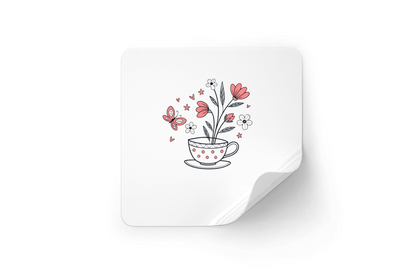 Sticker avec design doodle de papillon et fleurs sur une tasse en style printanier