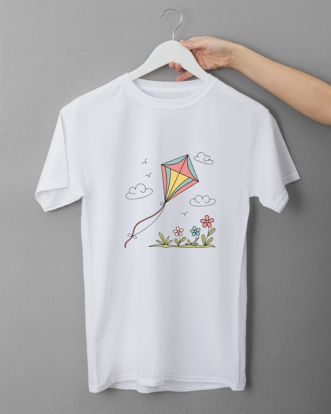 T-shirt avec cerf-volant joyeux doodle pour un printemps coloré en plein air