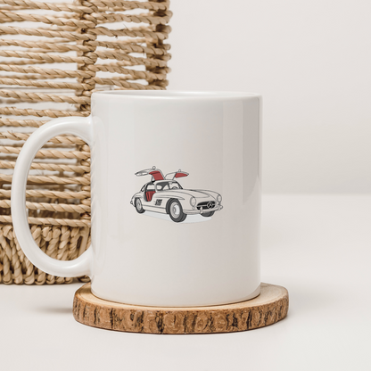 Design de la Mercedes 300SL sur une tasse, parfait pour cadeaux uniques.