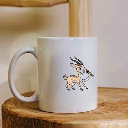 Mug avec dessin amusant de gazelle chantante entourée de notes de musique en cartoon