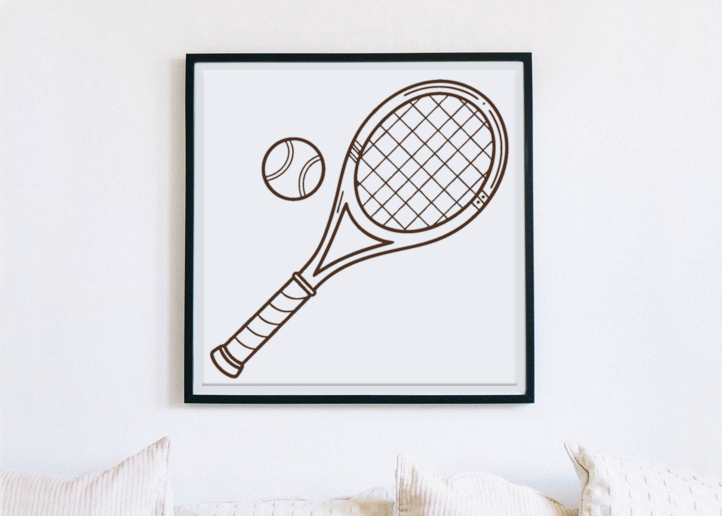 Cadre décoratif sportif avec une raquette de tennis reposant dans un style minimaliste