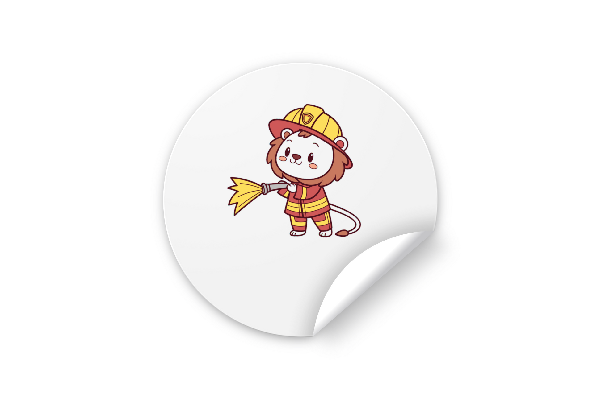 Sticker adorable décoré d'un petit lion pompier sur fond blanc