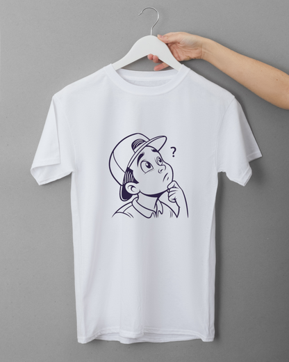 T-shirt avec design monochrome d'un garçon songeur évoquant des pensées enfantines