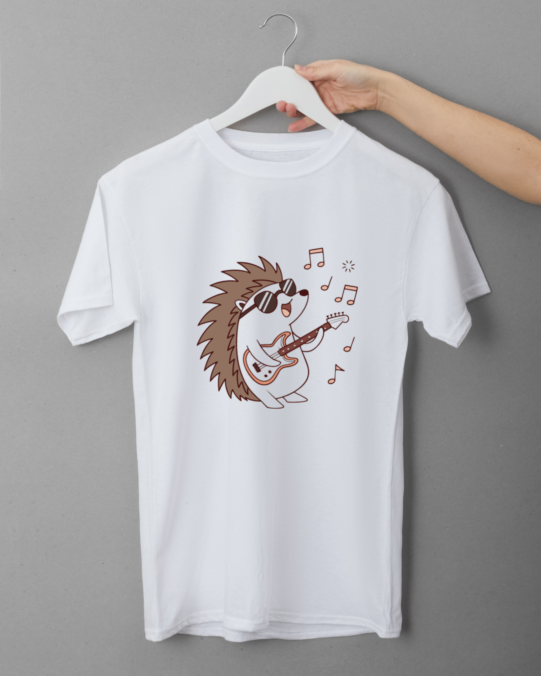 T-shirt avec hérisson rockeur tenant une guitare électrique animé par la musique