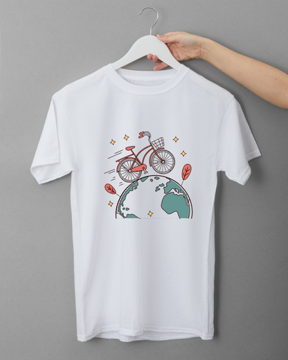 T-shirt avec motif vintage évoquant un vélo en voyage aventures éclatant
