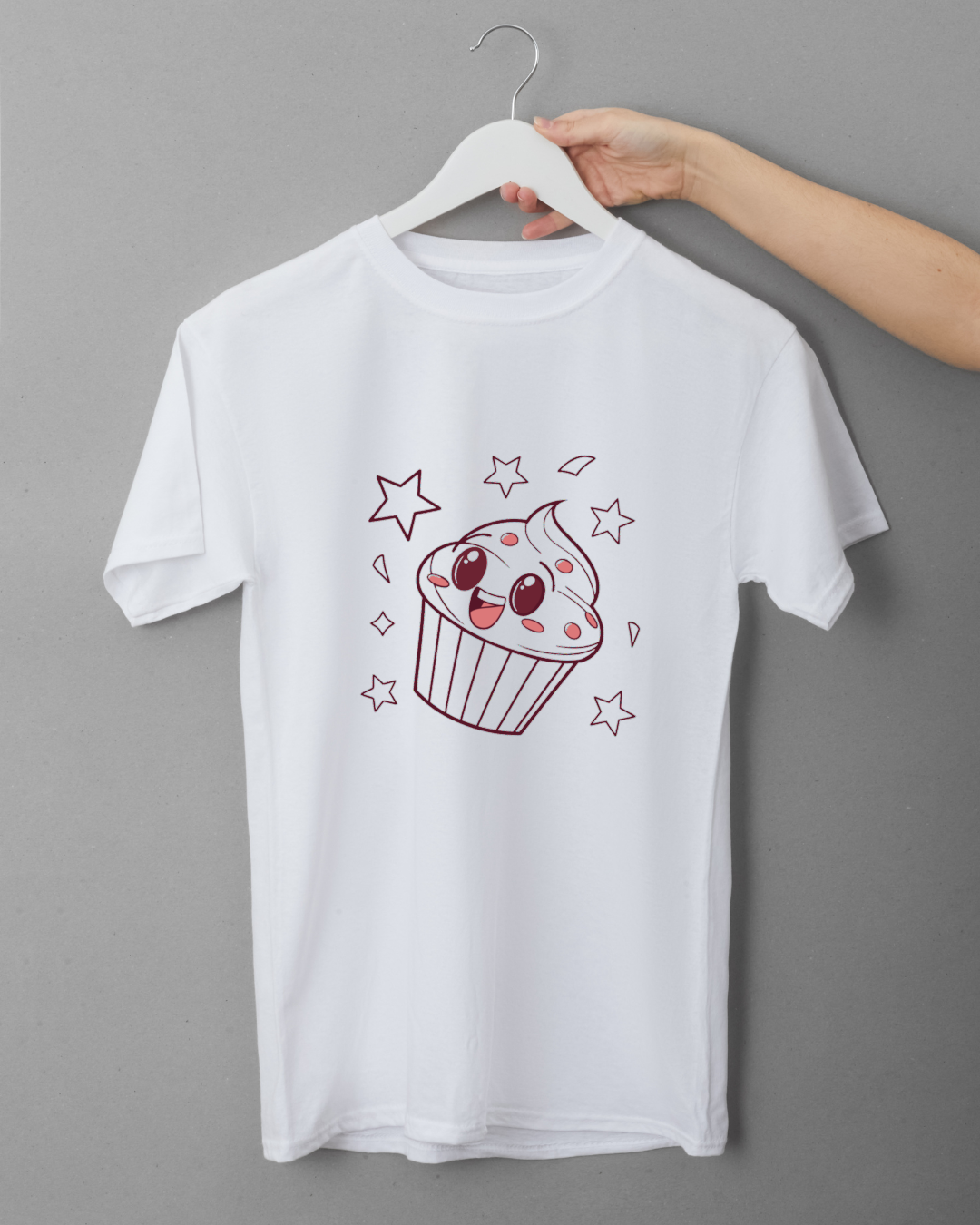 T-shirt joyeux avec cupcake kawaii dans un style de fête délicieusement coloré
