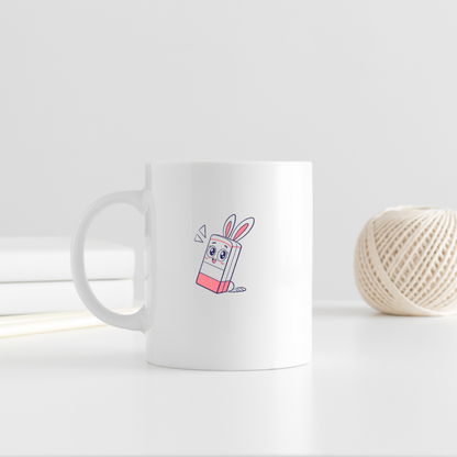 Mug décoré d'une icône lapin joyeux style kawaii, ambiance ludique et colorée