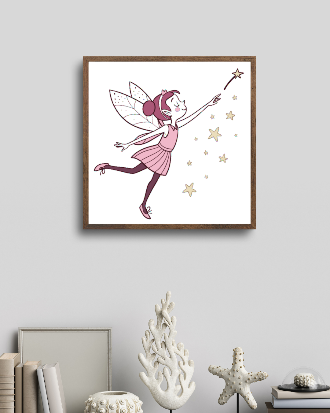 Cadre décoratif pastel avec une fée joyeuse poursuivant une étoile luminescente