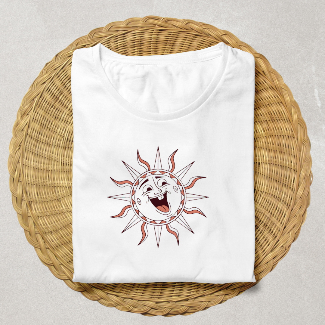 T-shirt avec un soleil souriant vintage sur fond d'été lumineux