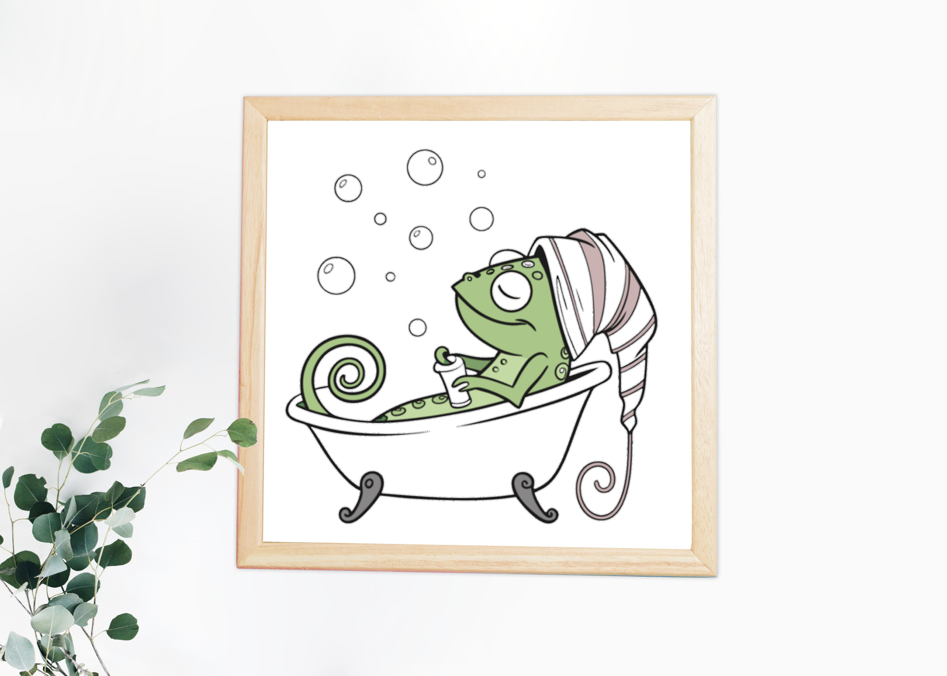 Cadre avec caméléon relaxant dans son bain style doodle sur fond nature apaisante