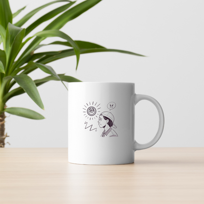Mug captivant avec adolescent rêveur sous un soleil joyeux en esquisse artistique