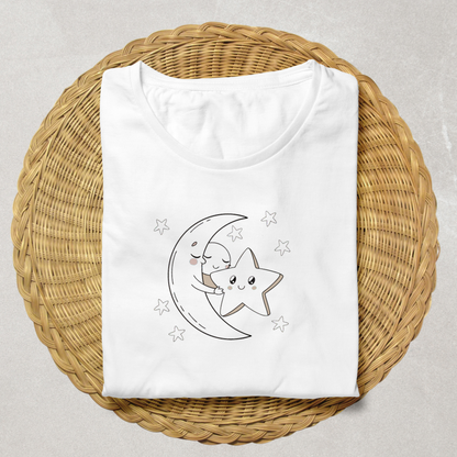 Graphisme t-shirt avec lune et étoile, style mignon et original.