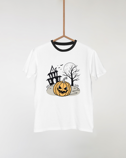 T-shirt Halloween avec citrouille menaçante devant un manoir sombre