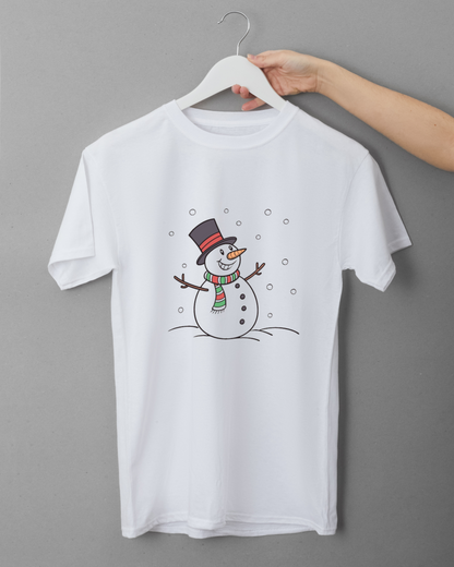 T-shirt avec bonhomme de neige joyeux en design festif pour une touche hivernale