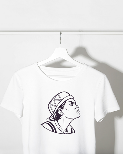 T-shirt moderne avec un jeune garçon en style vectoriel monochrome rebelle