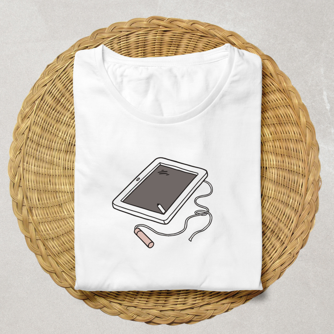 T-shirt avec icône numérique en style doodle pour étudiants créatifs