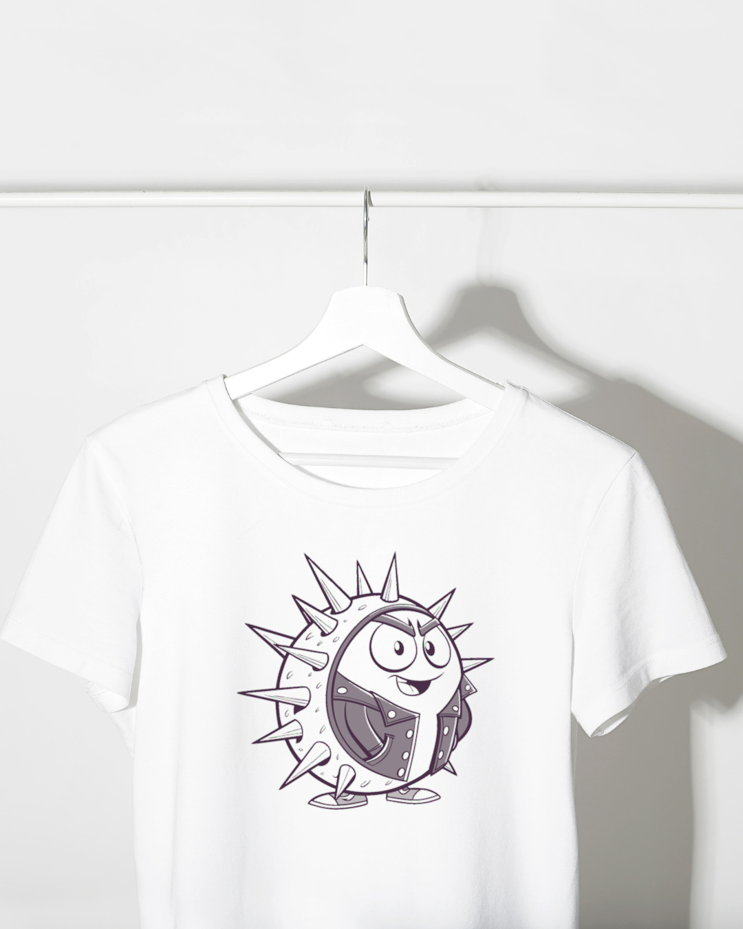 T-shirt avec hérisson punk rebelle décoratif dans un style audacieux et tendance