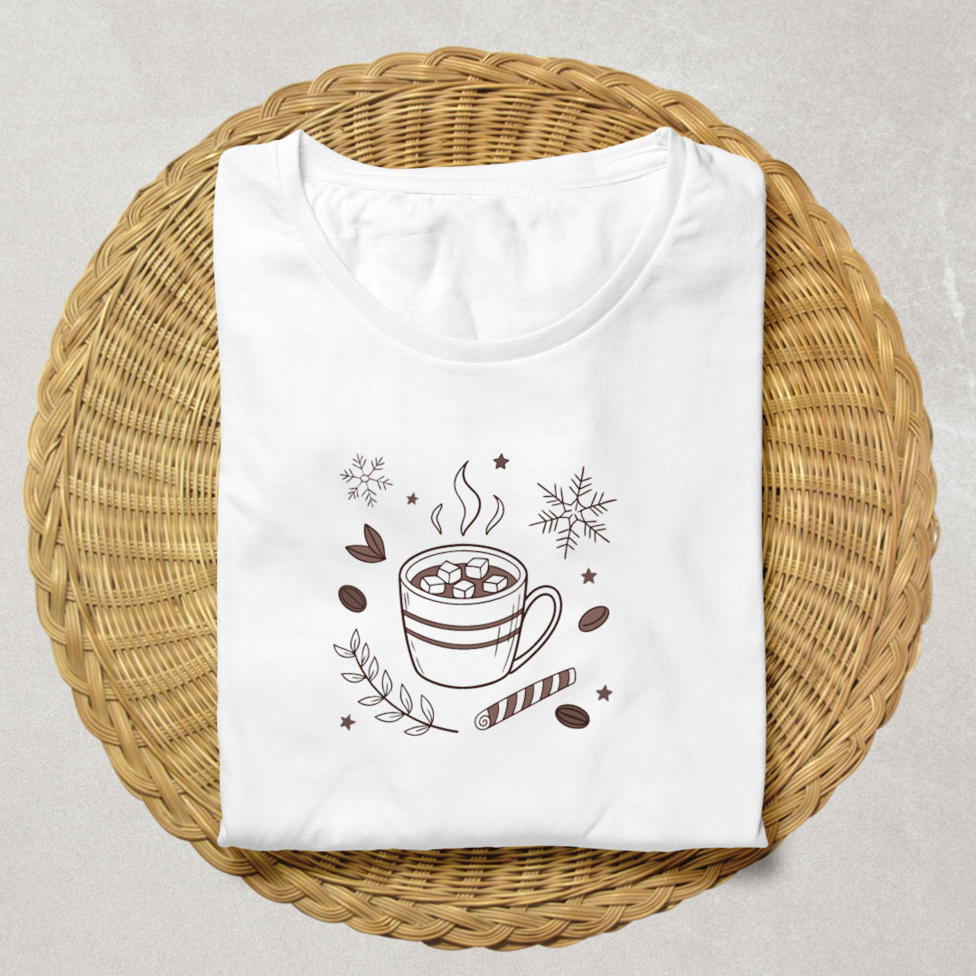 T-shirt avec motif doodle hivernal représentant un chocolat chaud réconfortant